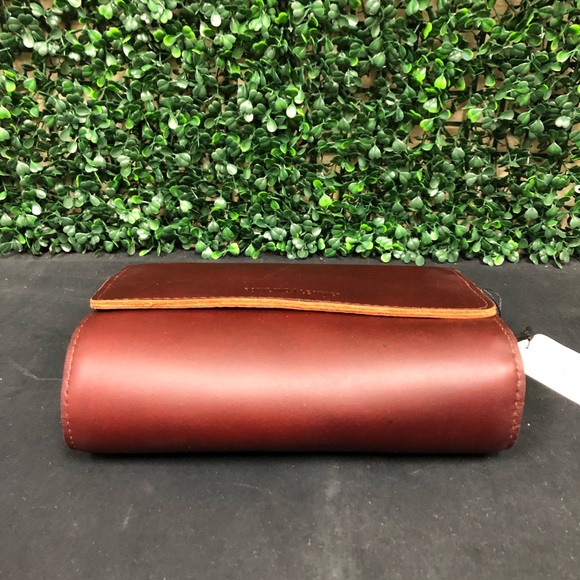 Portland Leather Goods Metro Crossbody Bag - Picture 5 of 12